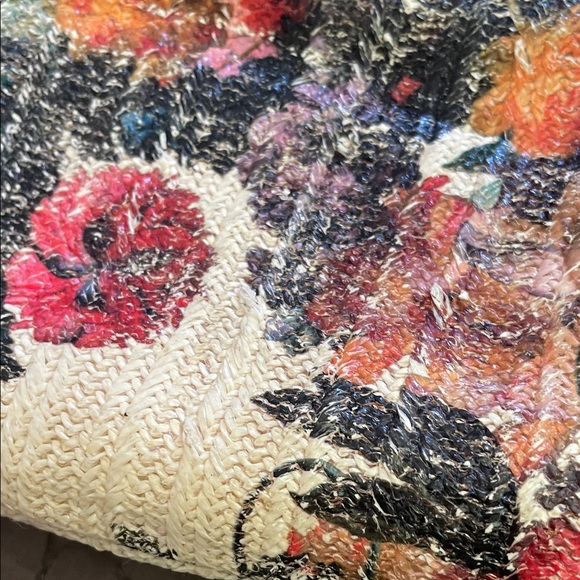 Sondra Roberts Squared Floral Print Clutch with Wooden Frame Magnetic Closure - Picture 7 of 9